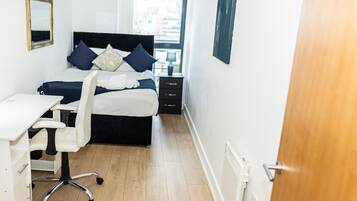 Apartment | 2 bedrooms, iron/ironing board, free WiFi, bed sheets