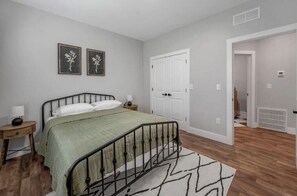 3 habitaciones, escritorio, wifi gratis y ropa de cama 