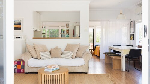 Ro-ana for 6, Gerringong