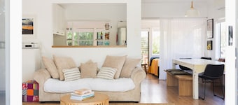 Ro-ana for 6, Gerringong