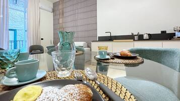 Apartment, Balcony | Dining room