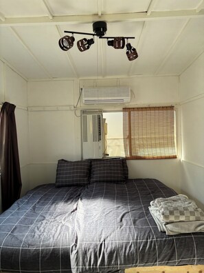 1 bedroom, free WiFi, bed sheets - BUNKA HOUSE ROOM D (大阪市)