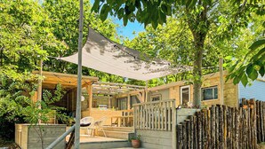 Perhechalet, näköala laaksoon | Oleskelualue