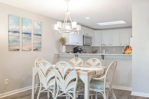 Dining - Beachwalk 105, Oceanfront Condo in Pine Knoll Shores, NC! (Pine Knoll Shores)