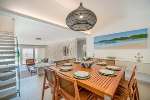 Villa, Air conditioning, Sea View | Dining