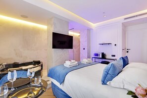 1 slaapkamer, een strijkplank/strijkijzer, wifi, beddengoed