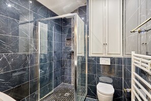 Douche, séchoir à cheveux