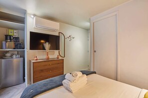 1 bedroom, iron/ironing board, WiFi, bed sheets