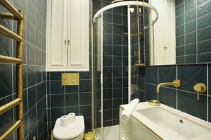 Douche, sèche-cheveux