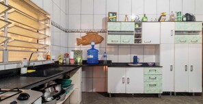 Refrigerador, horno, parrilla de estufa y lavavajillas 