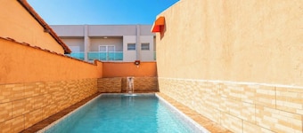 Casa com Piscina em Itanhaem a 350 metros da Praia