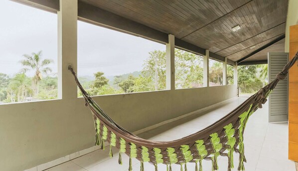 Terrace/patio - Casa em Parelheiros com Piscina e Churrasqueira (São Paulo)