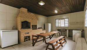 Dining - Casa em Parelheiros com Piscina e Churrasqueira (São Paulo)