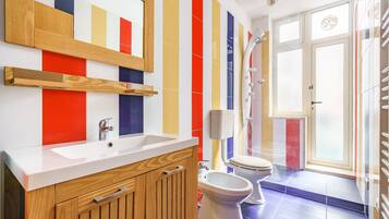 Dusche, Haartrockner, Bidet
