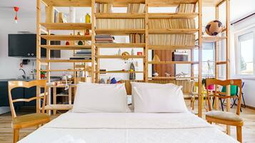 Iron/ironing board, free WiFi