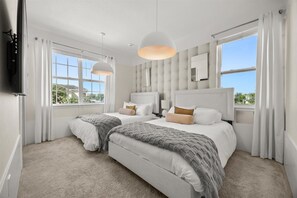 9 habitaciones, escritorio y tabla de planchar con plancha 