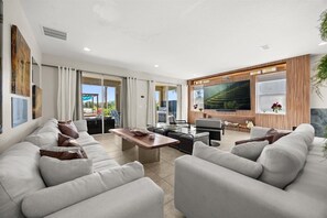 Smart TV, videojuegos, tenis de mesa y impresora 