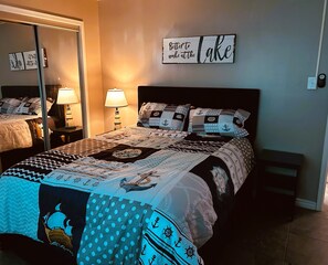 1 bedroom, desk, iron/ironing board, WiFi