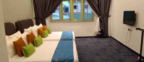 Phòng 4, 2 giường cỡ queen, không hút thuốc, dịch vụ dọn phòng | Bàn ủi/dụng cụ ủi quần áo, truy cập Internet không dây miễn phí