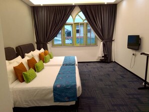 Quadruple Room, 2 Queen Beds, Non Smoking, Housekeeping | Iron/ironing board, free WiFi