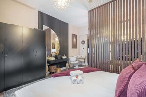 Iron/ironing board, WiFi