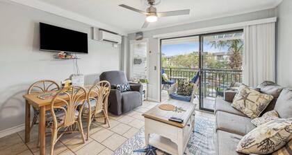 Beachfront Condo with Communal Pool & Ocean Views!