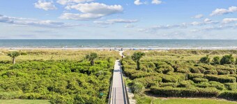 Beachfront Condo with Communal Pool & Ocean Views!