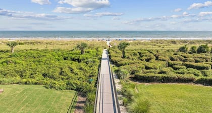 Beachfront Condo with Communal Pool & Ocean Views!