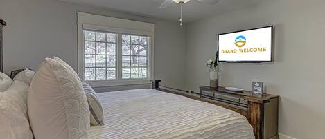 4 bedrooms, iron/ironing board, WiFi, bed sheets