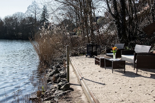Wunderschönes Haus mit Garten am Privat-See