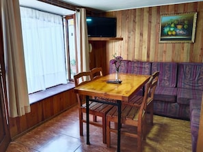 Family Cabin | Living area - Hostal & Cabañas Don Juan (Villarrica)