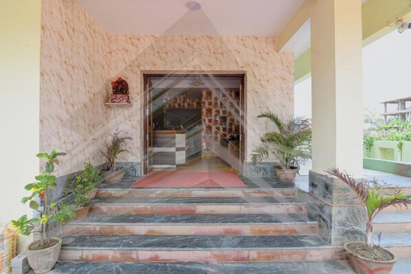 Exterior - DhamStay Hotel Asish Near Sea Beach Puri (Brahmagiri)