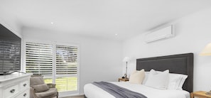 3 bedrooms, desk, iron/ironing board, free WiFi