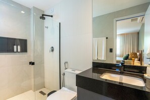 Apartment | Bathroom | Hair dryer, towels