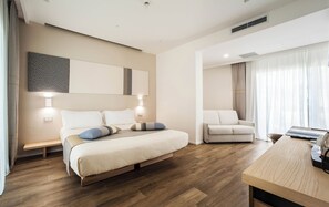 Deluxe Double or Twin Room, Pool View | In-room safe, desk, laptop workspace, blackout drapes - NoHa Lifestyle Hotel (Pula)