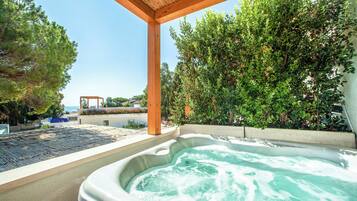 Deluxe Double Room - Jacuzzi, Sea View | Terrace/patio