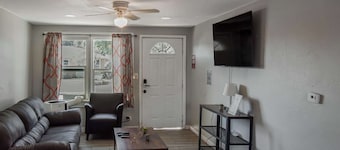 Great Updated King Bed Near Denver Sports field and concerts