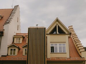 Vista frontal de la propiedad