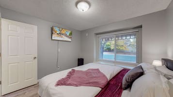 3 bedrooms, iron/ironing board, travel crib, WiFi