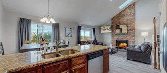 Aurora Family-Friendly Home Near Quincy Reservoir