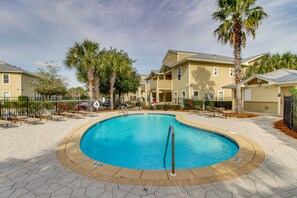 Pool - Charming townhouse with Wifi, Shared pool, Washer and Dryer (Santa Rosa Beach)