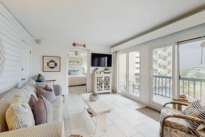 Una televisión, libros