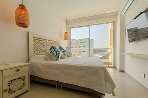 2 bedrooms, iron/ironing board, bed sheets