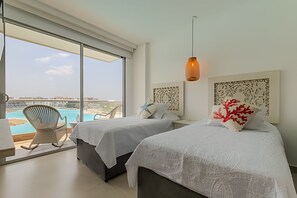 2 bedrooms, iron/ironing board, bed sheets