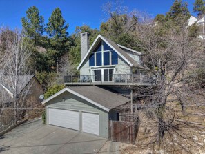Exterior - Bow N Arrow Lodge - Family Retreat w/Game Room (Lake Arrowhead)