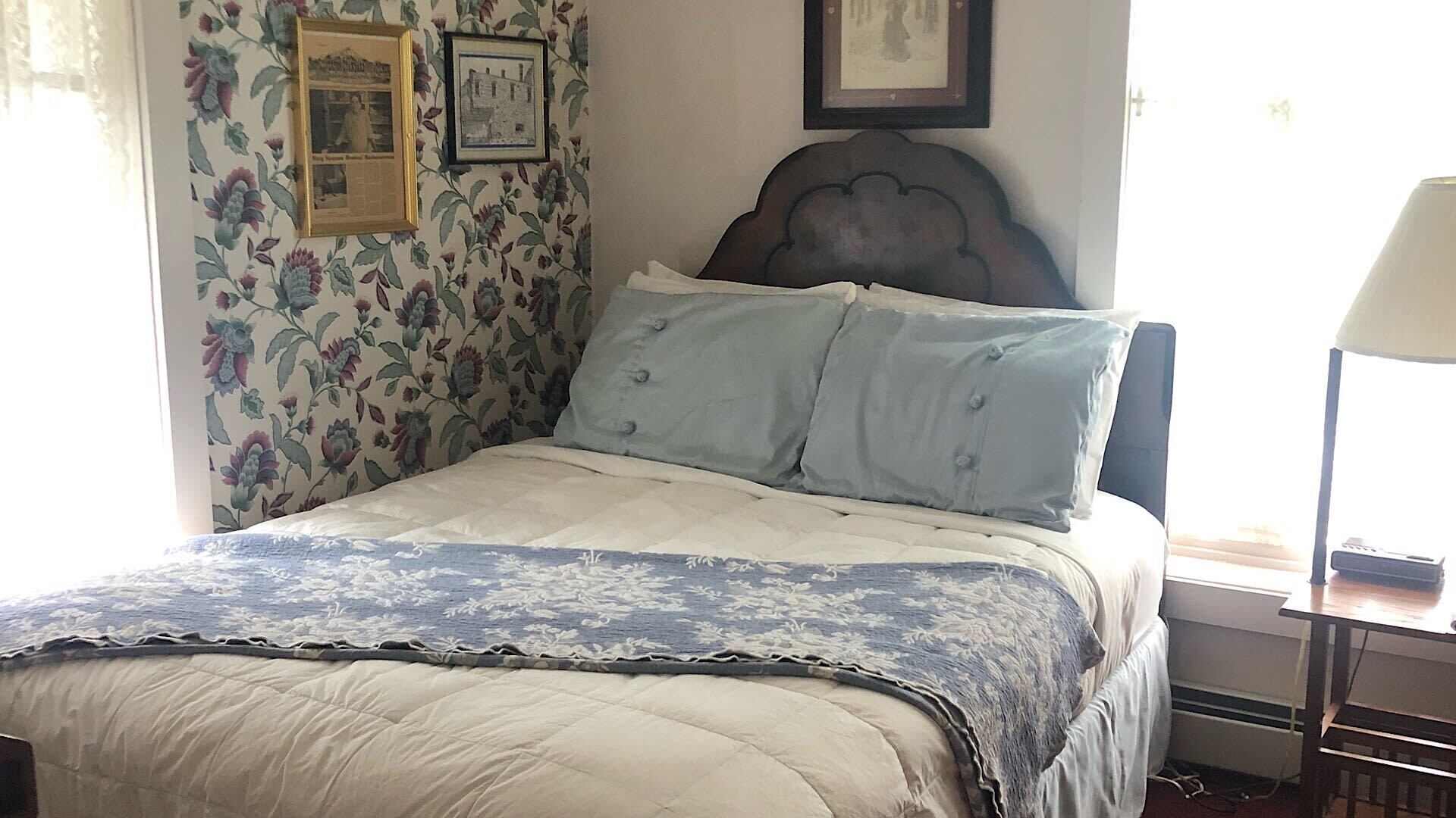1 bedroom, iron/ironing board, travel crib, WiFi