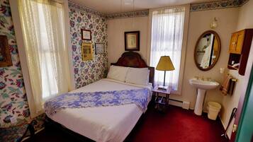 1 bedroom, iron/ironing board, travel crib, WiFi