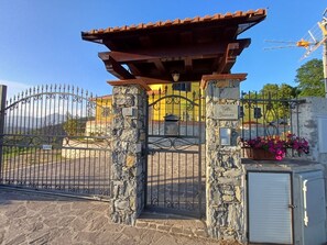 Entrada de la propiedad