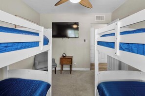 4 chambres, fer et planche à repasser, Wi-Fi, draps fournis