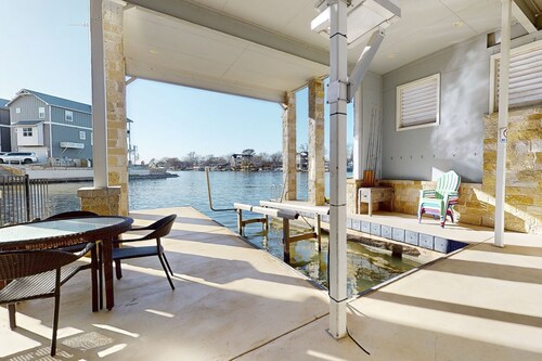 Stunning lakefront home w/ pickleball, shared pool & sand volleyball